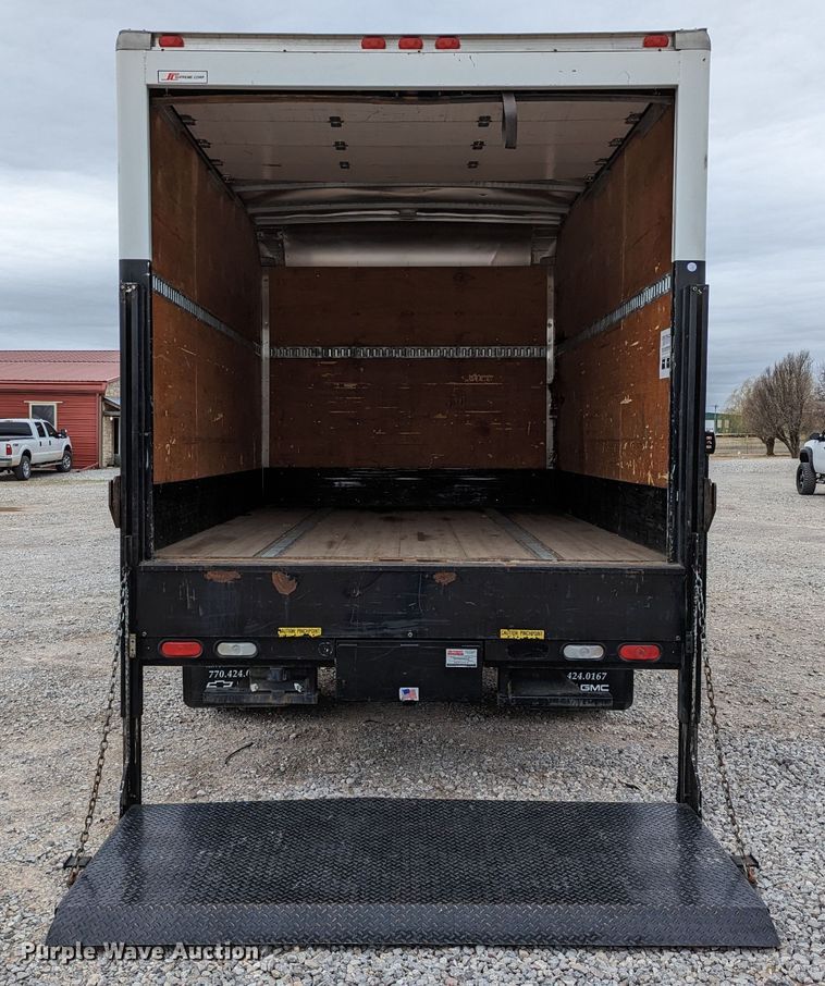 image for item DR6811 2006 GMC C4500  box truck