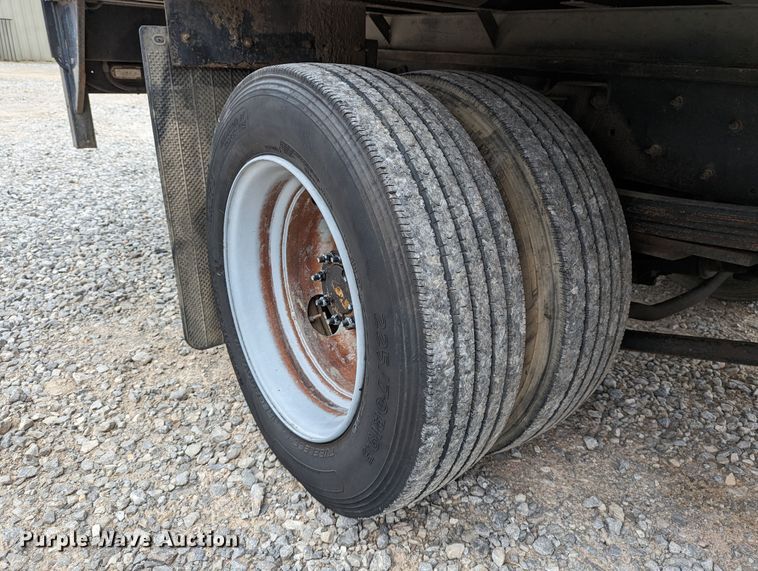 image for item DR6811 2006 GMC C4500  box truck