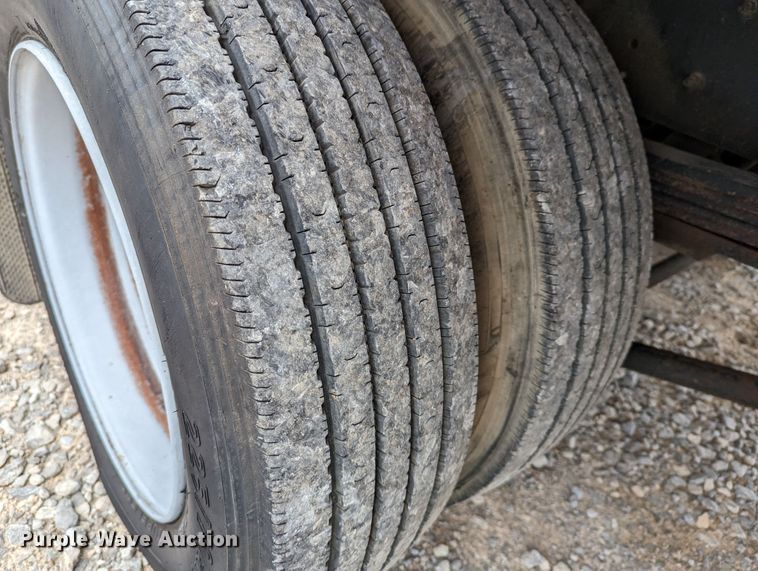 image for item DR6811 2006 GMC C4500  box truck