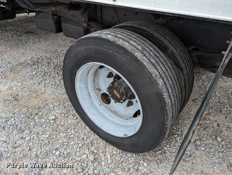 image for item DR6811 2006 GMC C4500  box truck