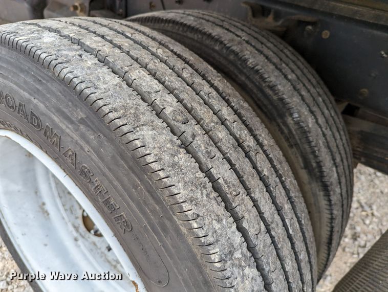 image for item DR6811 2006 GMC C4500  box truck