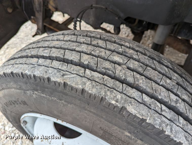 image for item DR6811 2006 GMC C4500  box truck