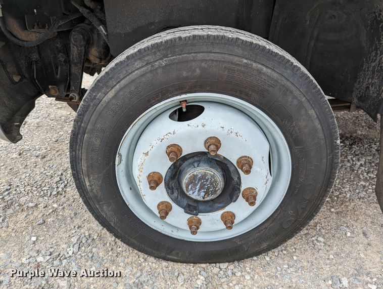 image for item DR6811 2006 GMC C4500  box truck