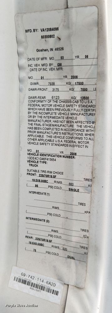 image for item DR6811 2006 GMC C4500  box truck