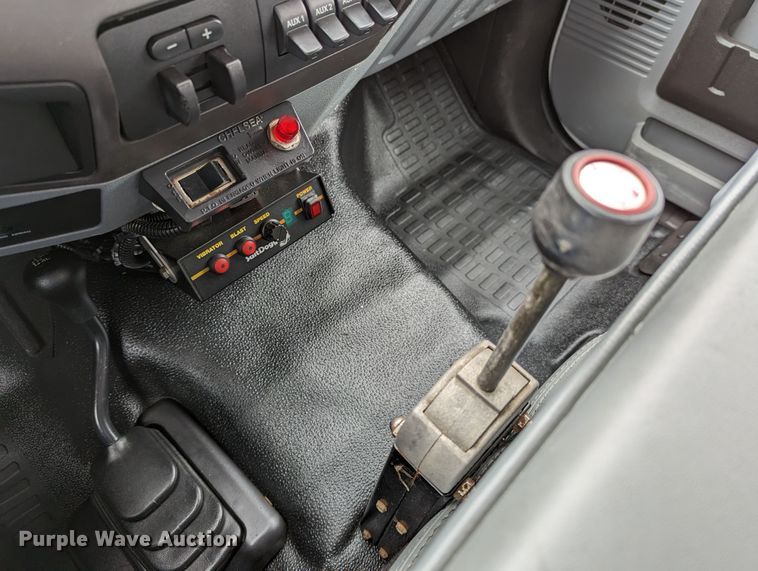 image for item DR6812 2012 Ford F550 Super Duty  dump truck