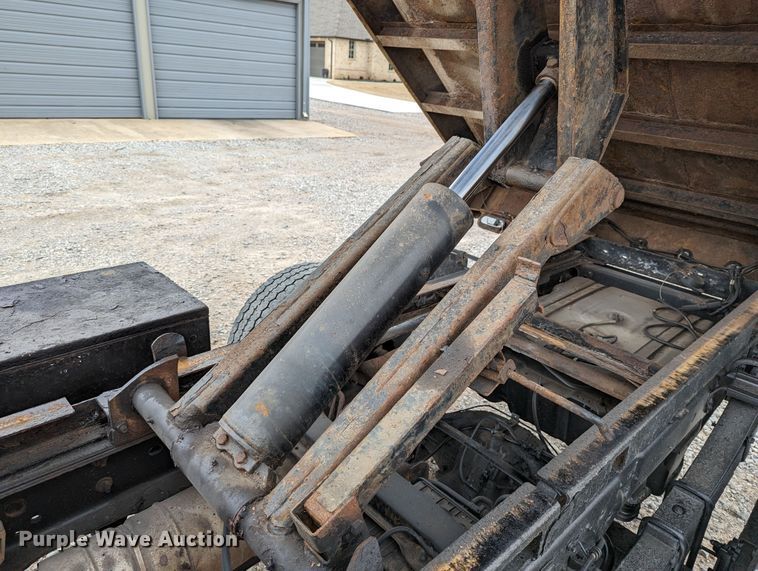 image for item DR6812 2012 Ford F550 Super Duty  dump truck