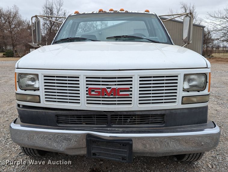 image for item DR6813 1992 GMC Sierra C3500HD SL  pickup truck cab and chassis