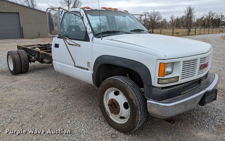 image for item DR6813 1992 GMC Sierra C3500HD SL  pickup truck cab and chassis