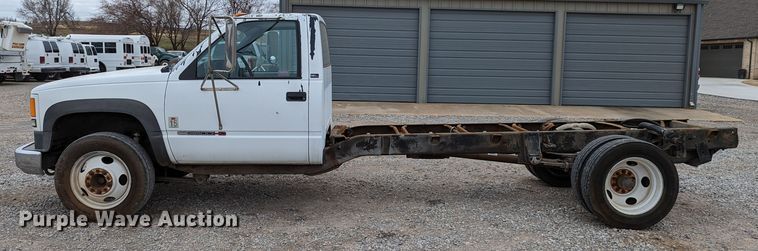 image for item DR6813 1992 GMC Sierra C3500HD SL  pickup truck cab and chassis