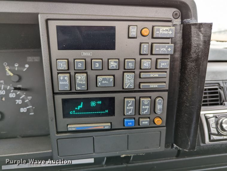 image for item DR6813 1992 GMC Sierra C3500HD SL  pickup truck cab and chassis