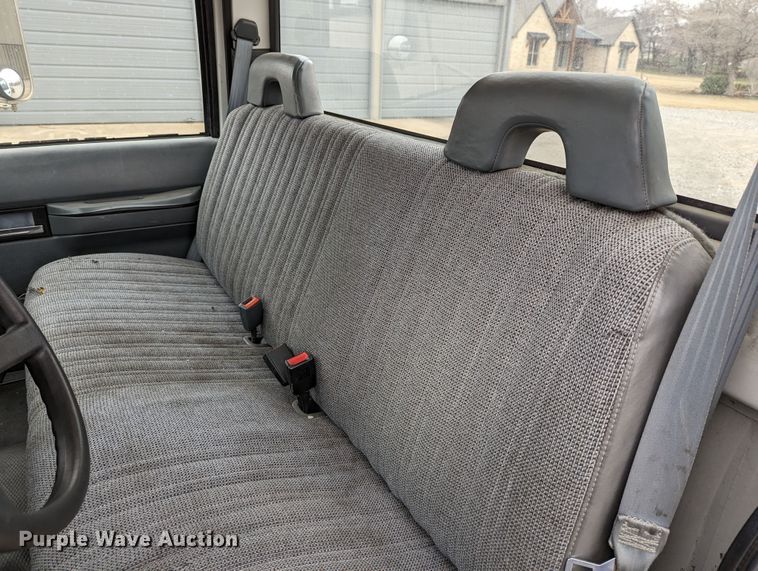 image for item DR6813 1992 GMC Sierra C3500HD SL  pickup truck cab and chassis