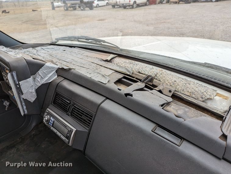 image for item DR6813 1992 GMC Sierra C3500HD SL  pickup truck cab and chassis