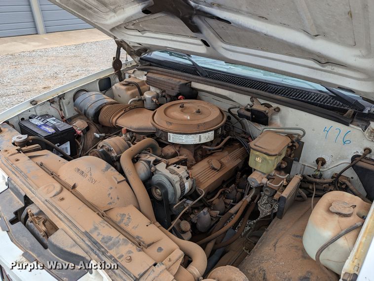 image for item DR6813 1992 GMC Sierra C3500HD SL  pickup truck cab and chassis