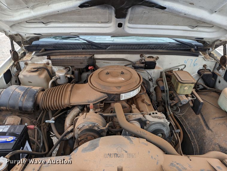 image for item DR6813 1992 GMC Sierra C3500HD SL  pickup truck cab and chassis