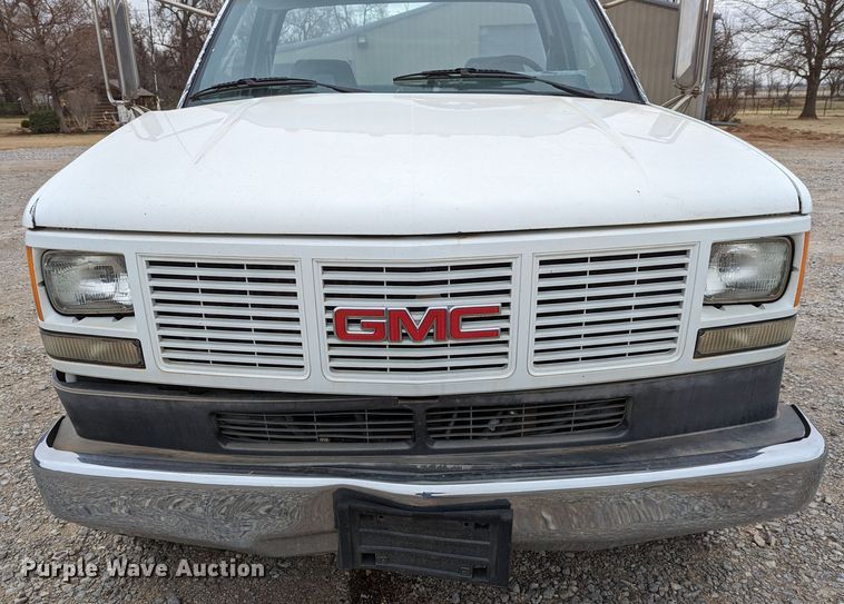 image for item DR6813 1992 GMC Sierra C3500HD SL  pickup truck cab and chassis