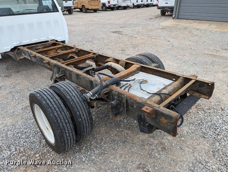 image for item DR6813 1992 GMC Sierra C3500HD SL  pickup truck cab and chassis