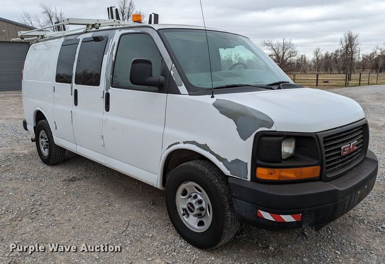 image for item DR6814 2007 GMC Savana G2500  van