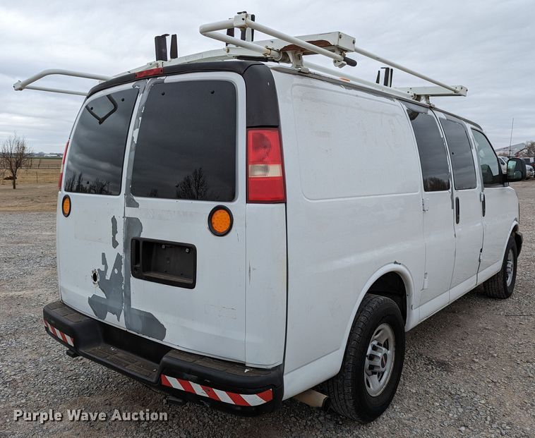 image for item DR6814 2007 GMC Savana G2500  van