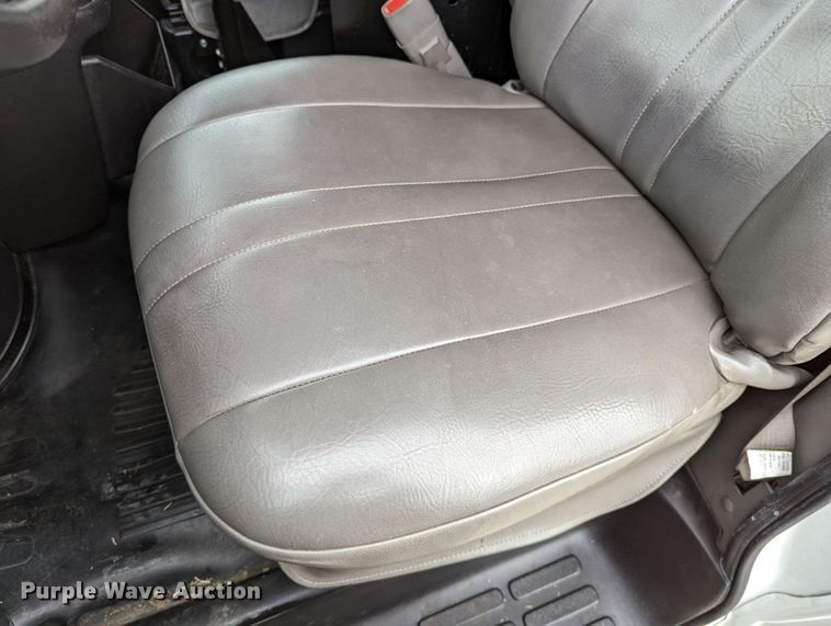 image for item DR6814 2007 GMC Savana G2500  van