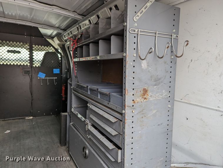 image for item DR6814 2007 GMC Savana G2500  van