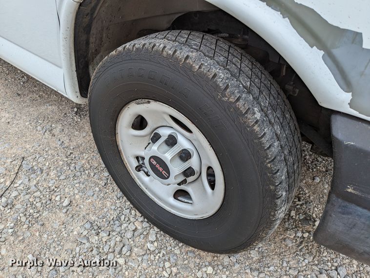 image for item DR6814 2007 GMC Savana G2500  van