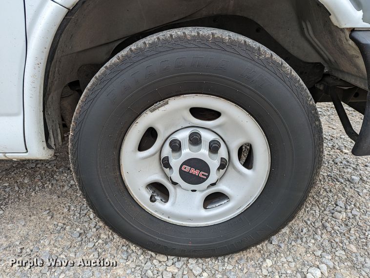 image for item DR6814 2007 GMC Savana G2500  van