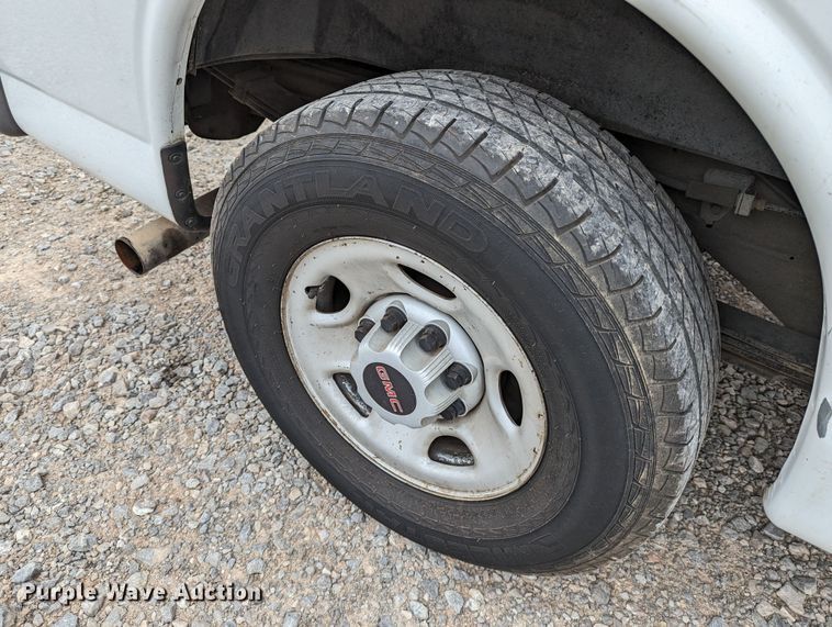 image for item DR6814 2007 GMC Savana G2500  van