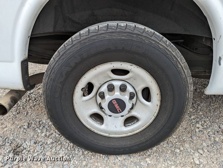 image for item DR6814 2007 GMC Savana G2500  van