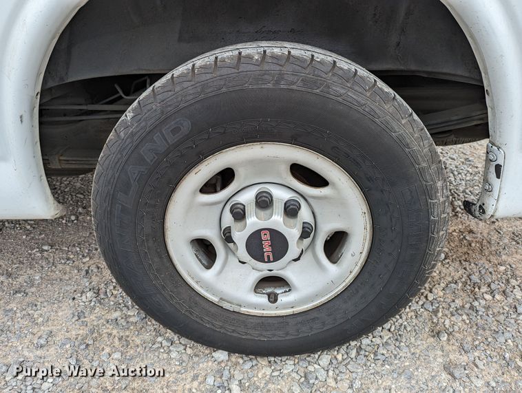 image for item DR6814 2007 GMC Savana G2500  van