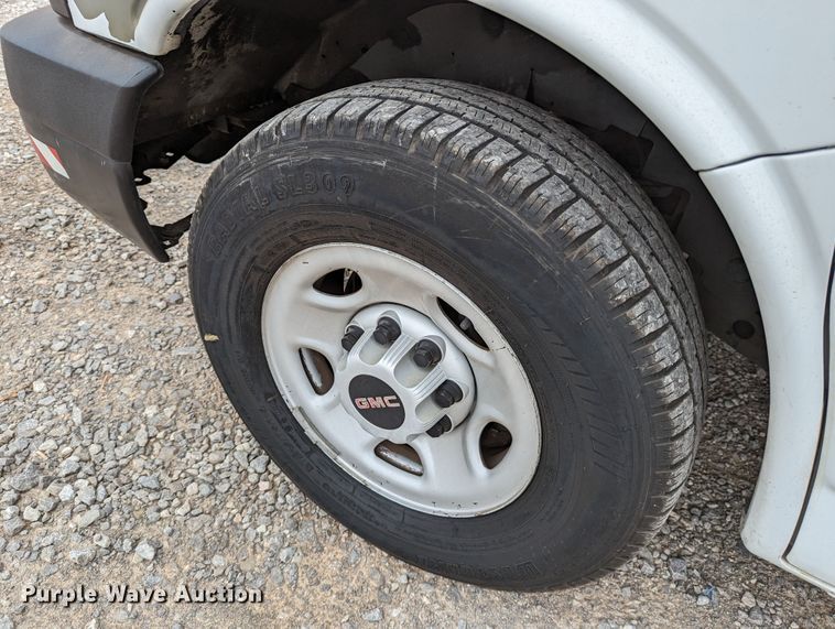 image for item DR6814 2007 GMC Savana G2500  van