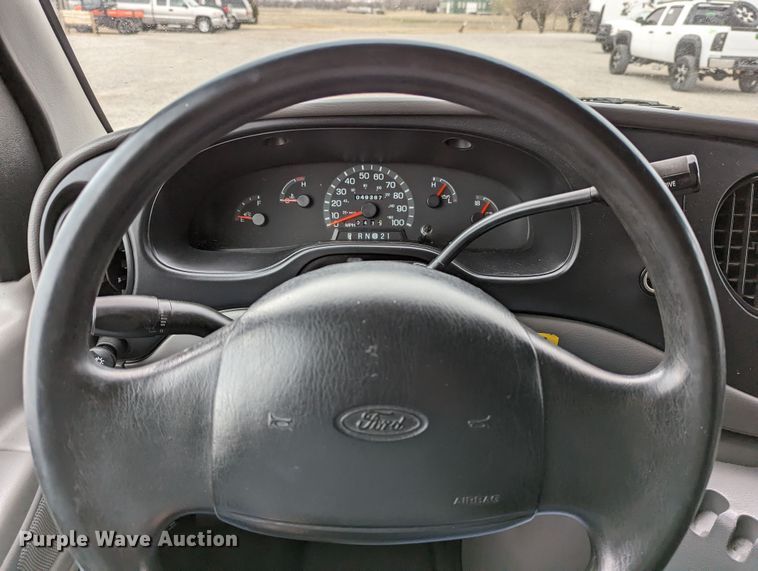image for item DR6815 2001 Ford E250  van