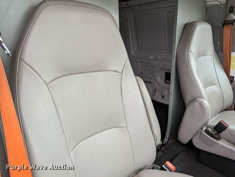 image for item DR6815 2001 Ford E250  van