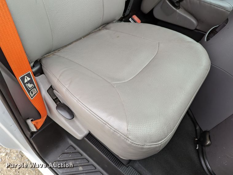 image for item DR6815 2001 Ford E250  van