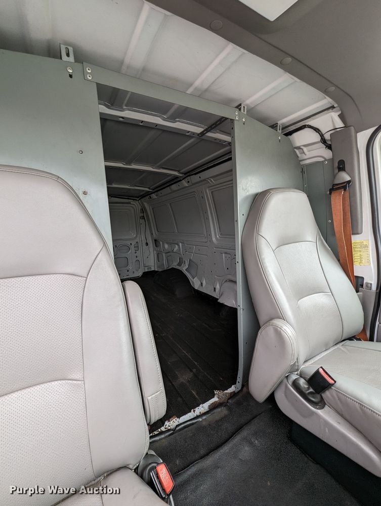 image for item DR6815 2001 Ford E250  van