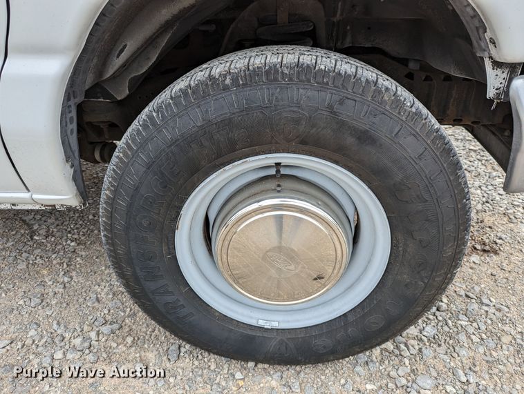 image for item DR6815 2001 Ford E250  van