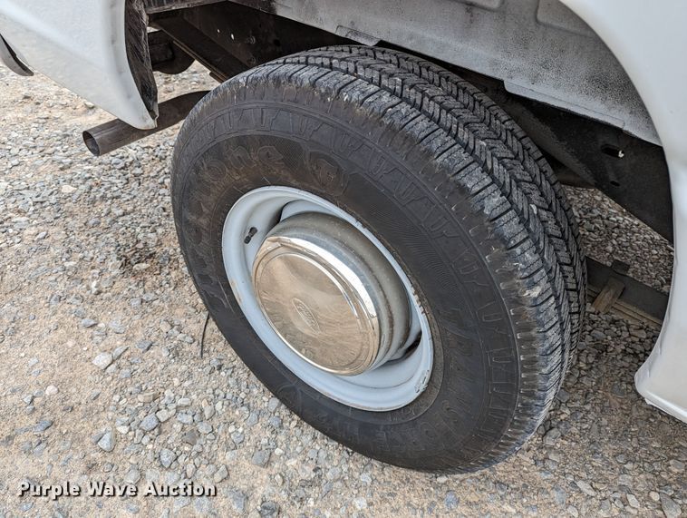 image for item DR6815 2001 Ford E250  van