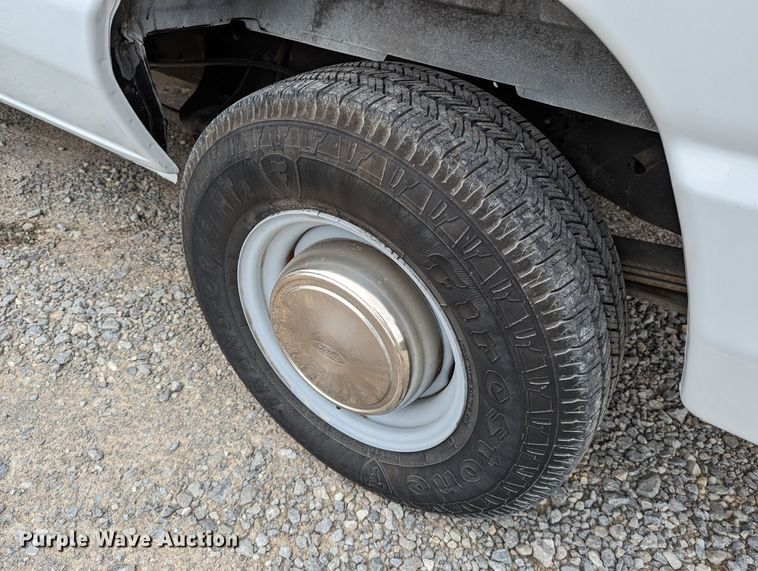 image for item DR6815 2001 Ford E250  van