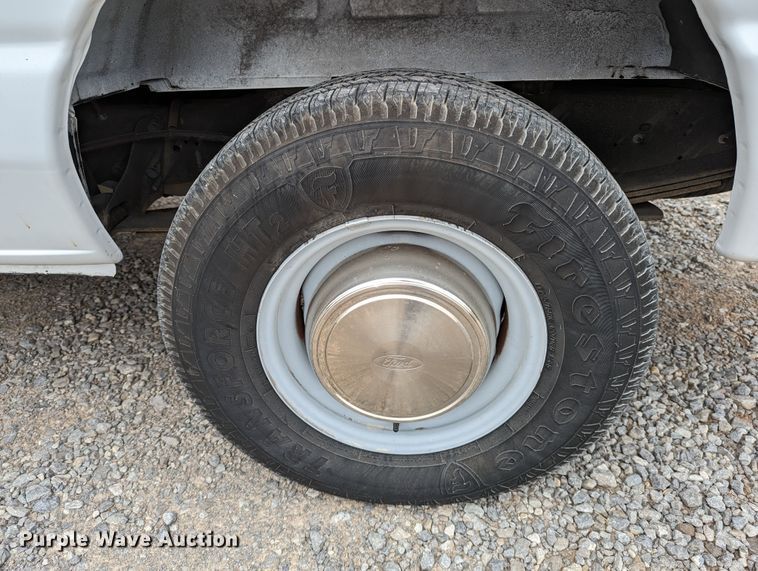 image for item DR6815 2001 Ford E250  van