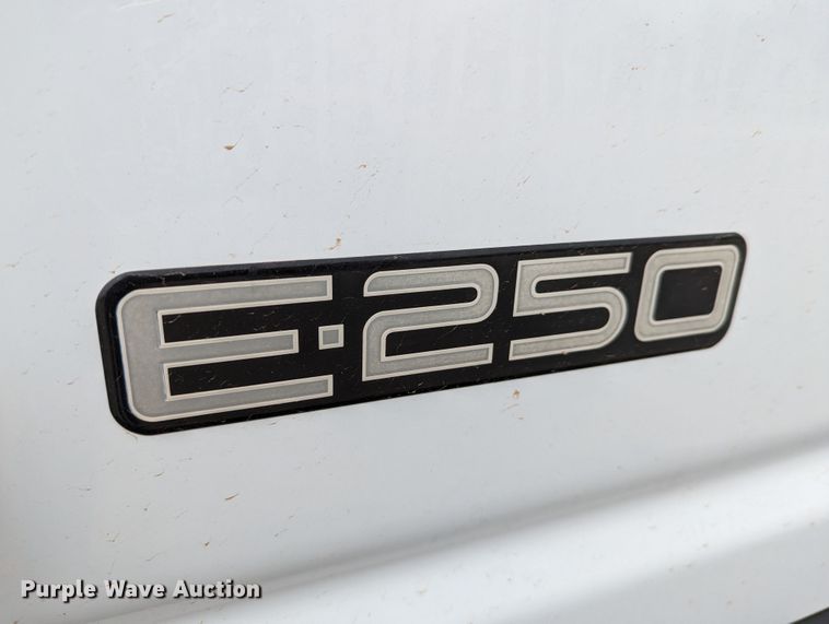 image for item DR6815 2001 Ford E250  van