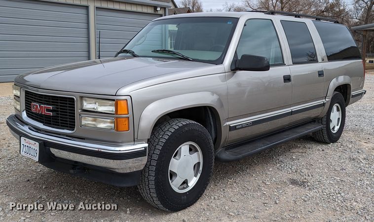 image for item DR6818 1999 GMC Suburban 1500 SLT  SUV