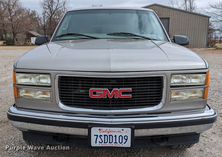 image for item DR6818 1999 GMC Suburban 1500 SLT  SUV