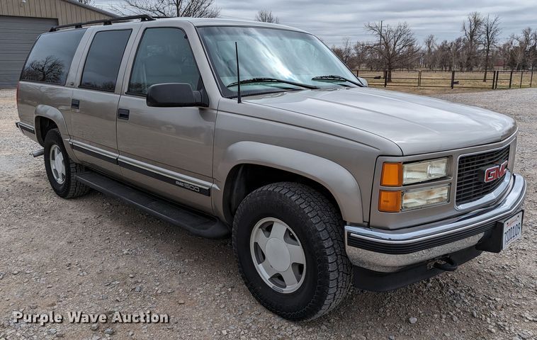 image for item DR6818 1999 GMC Suburban 1500 SLT  SUV