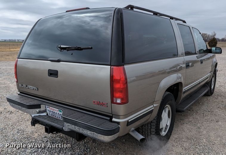 image for item DR6818 1999 GMC Suburban 1500 SLT  SUV