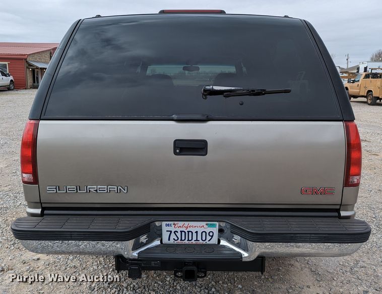image for item DR6818 1999 GMC Suburban 1500 SLT  SUV