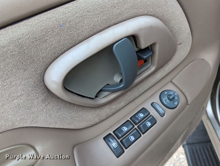 image for item DR6818 1999 GMC Suburban 1500 SLT  SUV