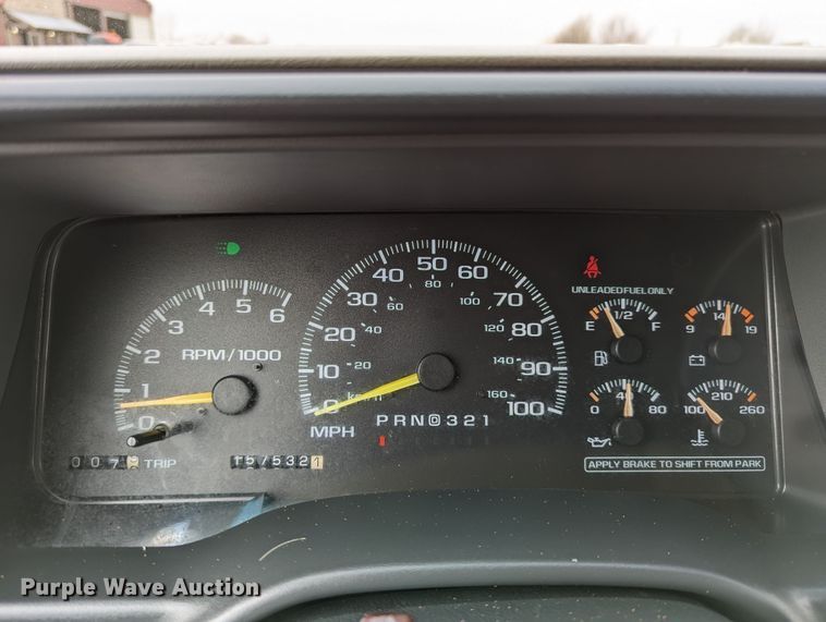 image for item DR6818 1999 GMC Suburban 1500 SLT  SUV