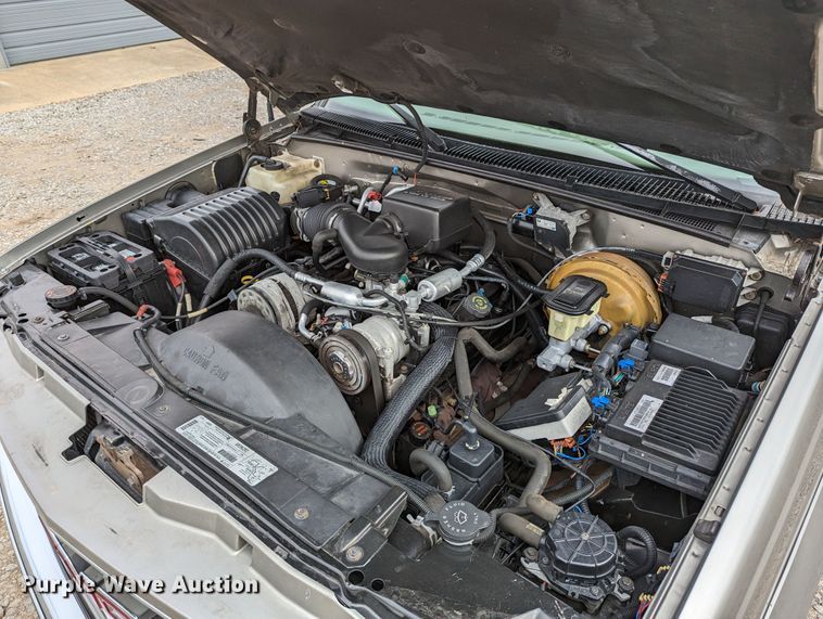 image for item DR6818 1999 GMC Suburban 1500 SLT  SUV