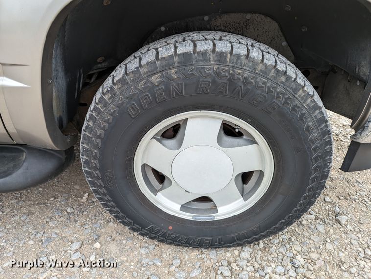 image for item DR6818 1999 GMC Suburban 1500 SLT  SUV