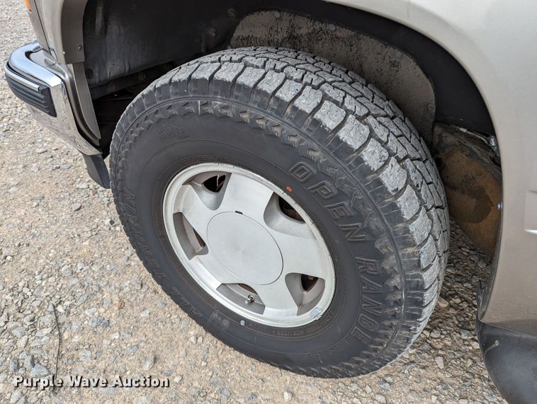 image for item DR6818 1999 GMC Suburban 1500 SLT  SUV