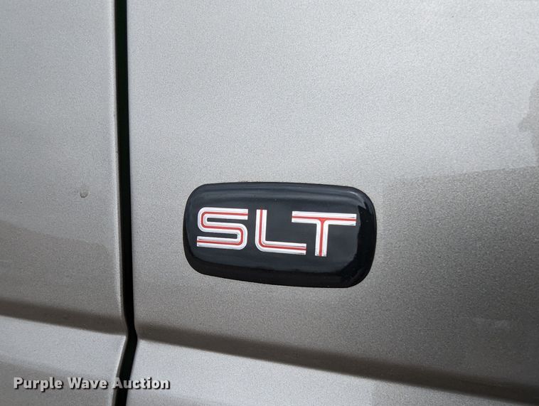 image for item DR6818 1999 GMC Suburban 1500 SLT  SUV